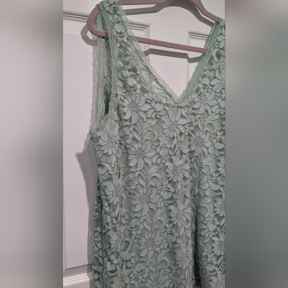 Torrid Stretch V Neck Lace Tank - Picture 3 of 6